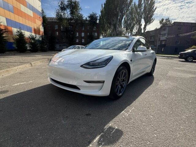 Білий Тесла Модель 3, об'ємом двигуна 0 л та пробігом 81 тис. км за 20400 $, фото 1 на Automoto.ua