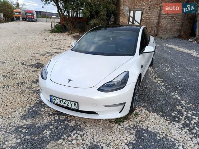 Белый Тесла Модель 3, объемом двигателя 0 л и пробегом 71 тыс. км за 18700 $, фото 2 на Automoto.ua