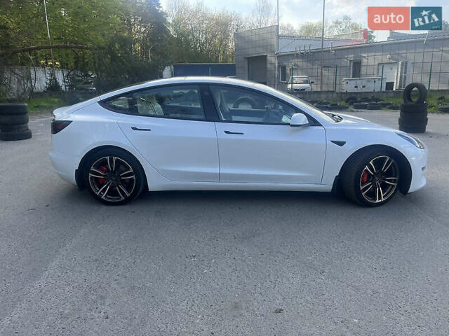 Белый Тесла Модель 3, объемом двигателя 0 л и пробегом 73 тыс. км за 16100 $, фото 4 на Automoto.ua