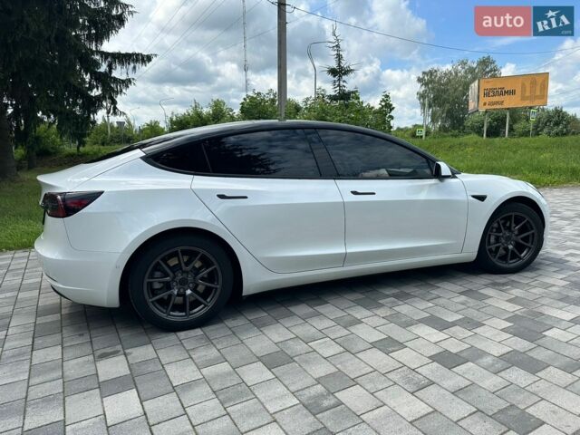 Белый Тесла Модель 3, объемом двигателя 0 л и пробегом 81 тыс. км за 16999 $, фото 5 на Automoto.ua