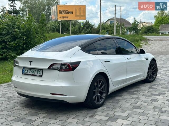 Белый Тесла Модель 3, объемом двигателя 0 л и пробегом 81 тыс. км за 16999 $, фото 2 на Automoto.ua