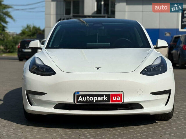 Белый Тесла Модель 3, объемом двигателя 0 л и пробегом 70 тыс. км за 24790 $, фото 1 на Automoto.ua