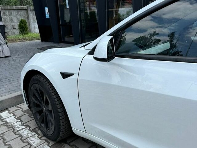 Білий Тесла Модель 3, об'ємом двигуна 0 л та пробігом 75 тис. км за 15500 $, фото 5 на Automoto.ua
