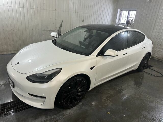 Білий Тесла Модель 3, об'ємом двигуна 0 л та пробігом 115 тис. км за 21900 $, фото 2 на Automoto.ua