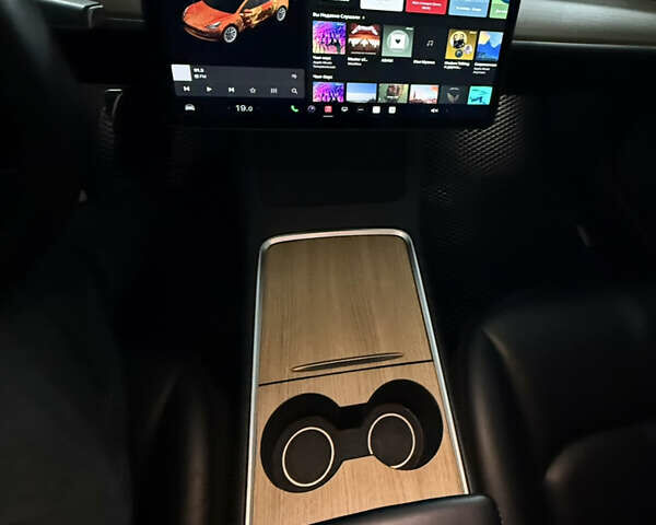 Білий Тесла Модель 3, об'ємом двигуна 0 л та пробігом 64 тис. км за 19900 $, фото 19 на Automoto.ua