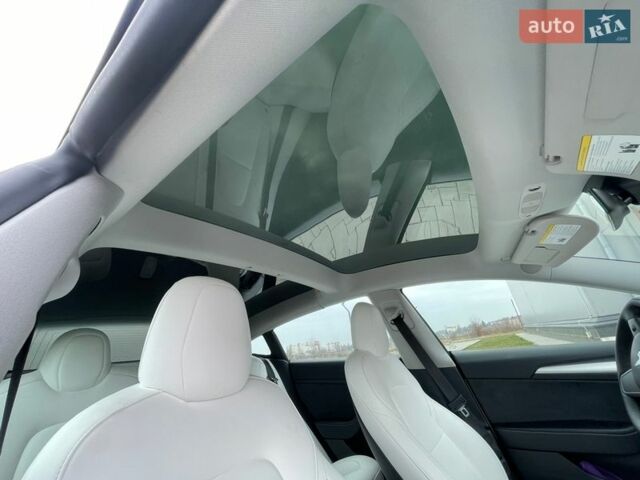 Білий Тесла Модель 3, об'ємом двигуна 0 л та пробігом 61 тис. км за 16700 $, фото 30 на Automoto.ua