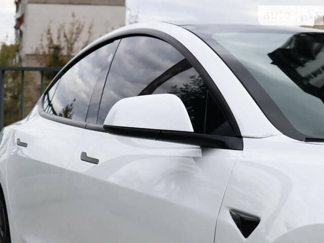 Белый Тесла Модель 3, объемом двигателя 0 л и пробегом 35 тыс. км за 21000 $, фото 47 на Automoto.ua