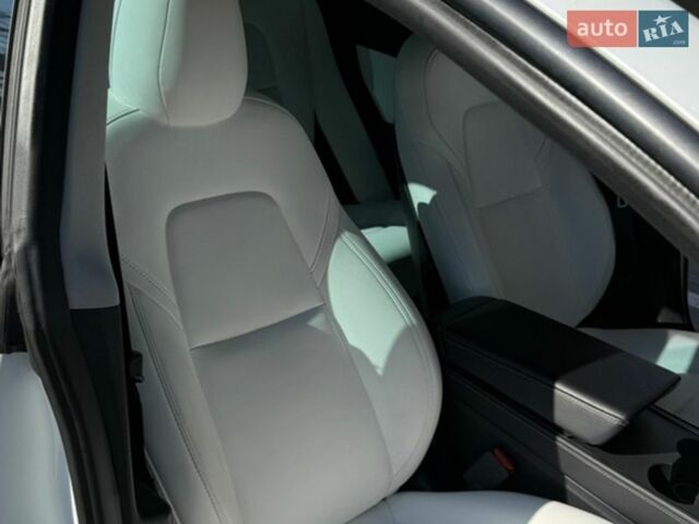 Білий Тесла Модель 3, об'ємом двигуна 0 л та пробігом 90 тис. км за 19000 $, фото 10 на Automoto.ua