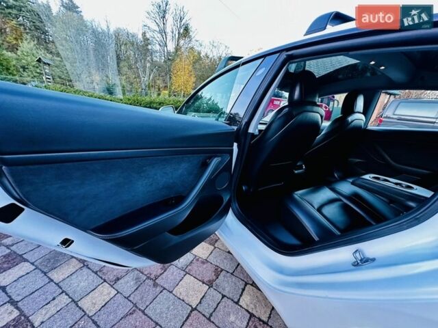 Белый Тесла Модель 3, объемом двигателя 0 л и пробегом 66 тыс. км за 18200 $, фото 22 на Automoto.ua