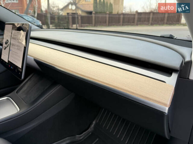 Белый Тесла Модель 3, объемом двигателя 0 л и пробегом 37 тыс. км за 19999 $, фото 129 на Automoto.ua