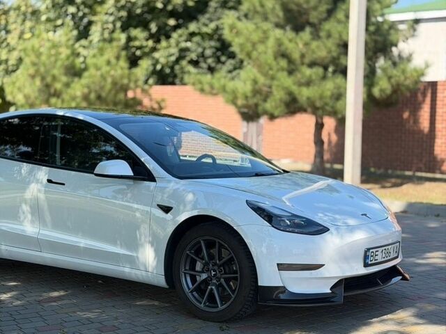 Білий Тесла Модель 3, об'ємом двигуна 0 л та пробігом 176 тис. км за 20500 $, фото 3 на Automoto.ua