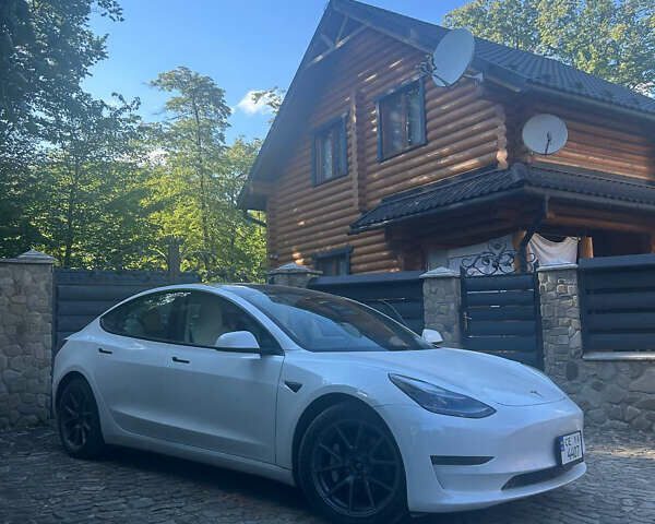 Белый Тесла Модель 3, объемом двигателя 0 л и пробегом 105 тыс. км за 22000 $, фото 2 на Automoto.ua