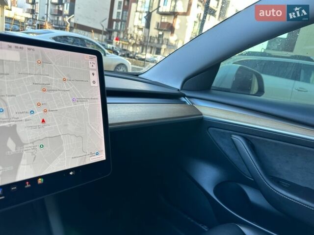 Белый Тесла Модель 3, объемом двигателя 0 л и пробегом 117 тыс. км за 18888 $, фото 18 на Automoto.ua