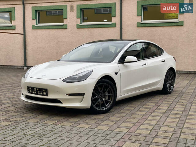 Белый Тесла Модель 3, объемом двигателя 0 л и пробегом 34 тыс. км за 18000 $, фото 1 на Automoto.ua