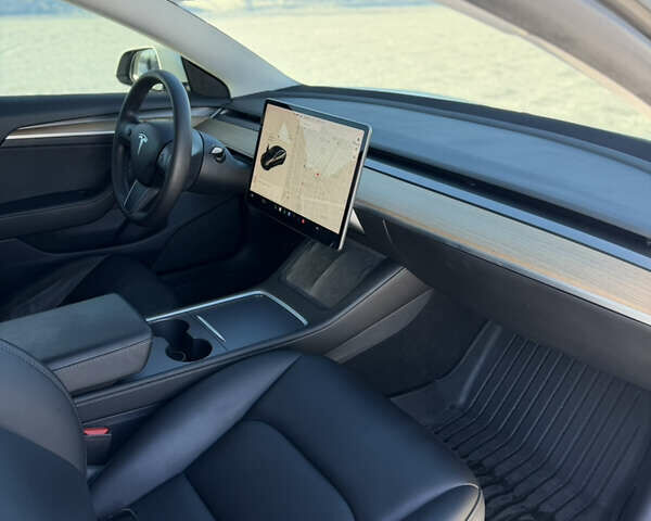 Білий Тесла Модель 3, об'ємом двигуна 0 л та пробігом 50 тис. км за 20000 $, фото 16 на Automoto.ua