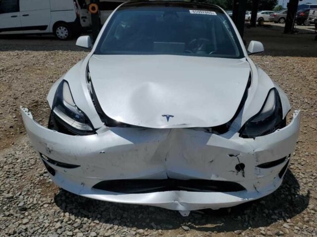 Білий Тесла Модель 3, об'ємом двигуна 0 л та пробігом 82 тис. км за 15200 $, фото 4 на Automoto.ua