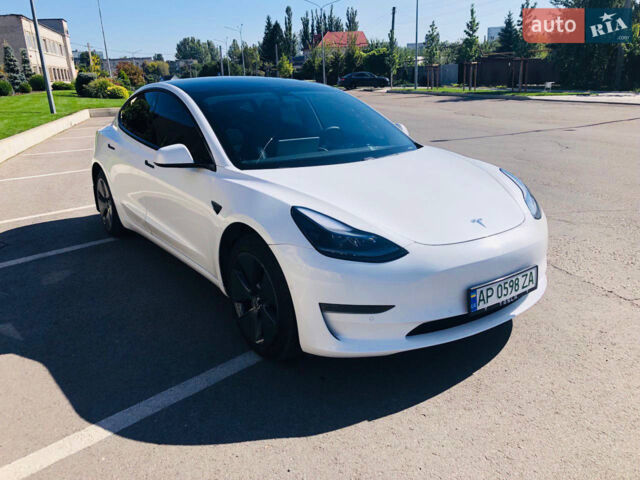 Білий Тесла Модель 3, об'ємом двигуна 0 л та пробігом 47 тис. км за 25500 $, фото 1 на Automoto.ua