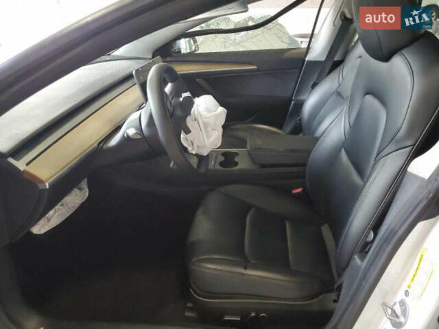 Белый Тесла Модель 3, объемом двигателя 0 л и пробегом 38 тыс. км за 12800 $, фото 6 на Automoto.ua