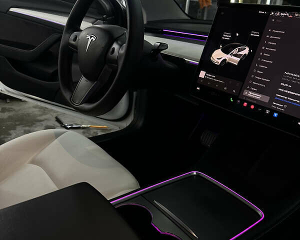 Тесла Модель 3 2021 у Львові на Automoto.ua Білий Тесла Модель 3, об'ємом двигуна 0 л та пробігом 109 тис. км за 25000 $, фото 11 на Automoto.ua
