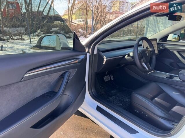 Білий Тесла Модель 3, об'ємом двигуна 0 л та пробігом 77 тис. км за 19800 $, фото 8 на Automoto.ua