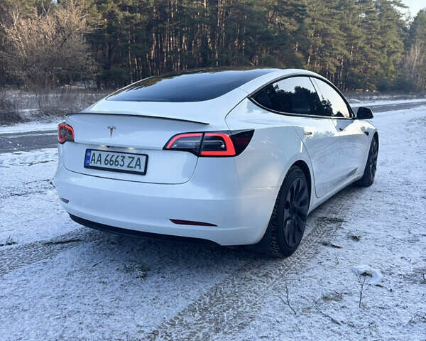 Білий Тесла Модель 3, об'ємом двигуна 0 л та пробігом 106 тис. км за 18900 $, фото 5 на Automoto.ua