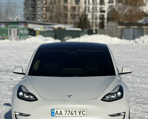 Білий Тесла Модель 3, об'ємом двигуна 0 л та пробігом 50 тис. км за 20000 $, фото 2 на Automoto.ua