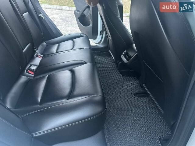 Белый Тесла Модель 3, объемом двигателя 0 л и пробегом 98 тыс. км за 18750 $, фото 27 на Automoto.ua
