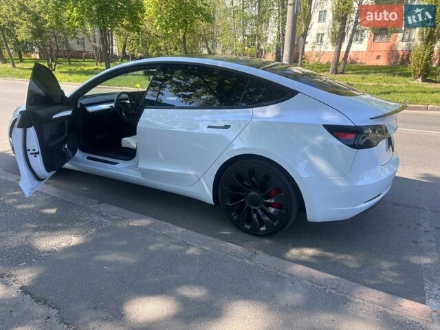 Білий Тесла Модель 3, об'ємом двигуна 0 л та пробігом 80 тис. км за 24650 $, фото 2 на Automoto.ua