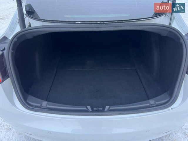 Білий Тесла Модель 3, об'ємом двигуна 0 л та пробігом 181 тис. км за 19000 $, фото 7 на Automoto.ua