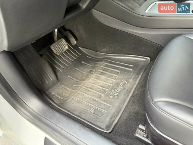 Белый Тесла Модель 3, объемом двигателя 0 л и пробегом 37 тыс. км за 19999 $, фото 104 на Automoto.ua