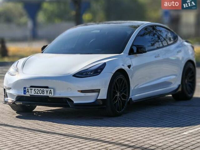 Білий Тесла Модель 3, об'ємом двигуна 0 л та пробігом 70 тис. км за 23500 $, фото 1 на Automoto.ua