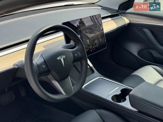 Белый Тесла Модель 3, объемом двигателя 0 л и пробегом 37 тыс. км за 22999 $, фото 10 на Automoto.ua