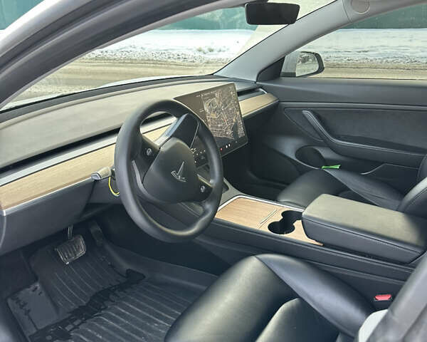 Білий Тесла Модель 3, об'ємом двигуна 0 л та пробігом 110 тис. км за 18900 $, фото 9 на Automoto.ua