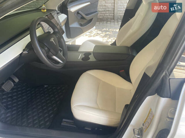 Білий Тесла Модель 3, об'ємом двигуна 0 л та пробігом 44 тис. км за 18500 $, фото 13 на Automoto.ua