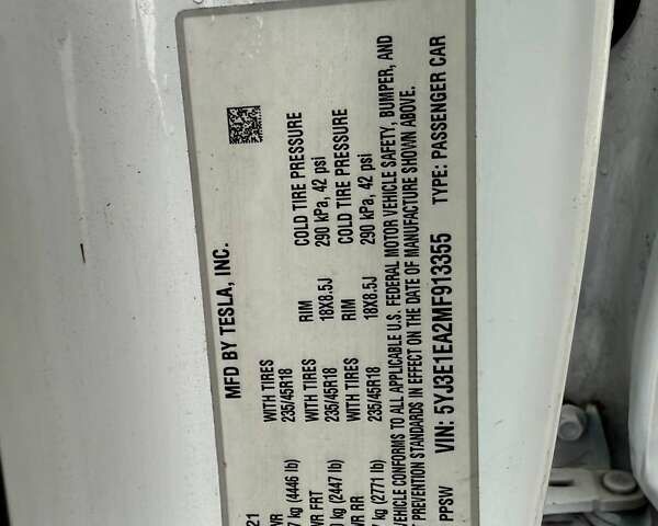 Белый Тесла Модель 3, объемом двигателя 0 л и пробегом 100 тыс. км за 12900 $, фото 2 на Automoto.ua