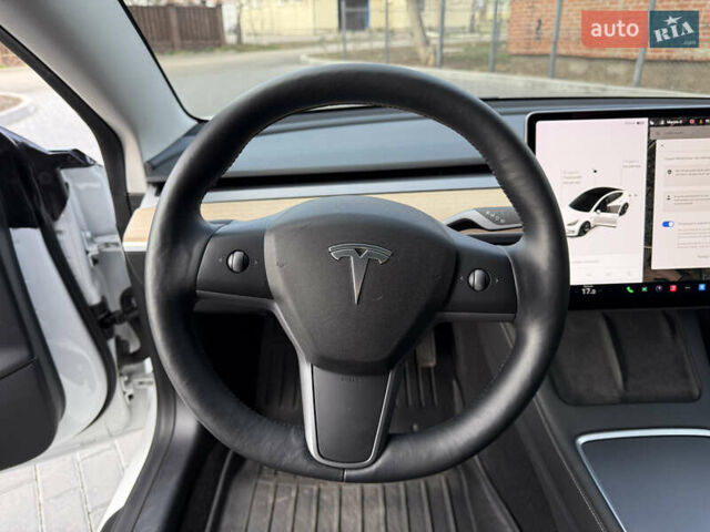 Белый Тесла Модель 3, объемом двигателя 0 л и пробегом 37 тыс. км за 19999 $, фото 106 на Automoto.ua