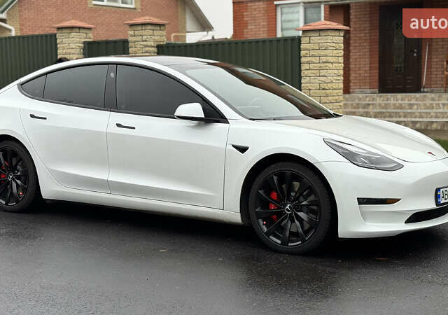 Белый Тесла Модель 3, объемом двигателя 0 л и пробегом 90 тыс. км за 22000 $, фото 4 на Automoto.ua