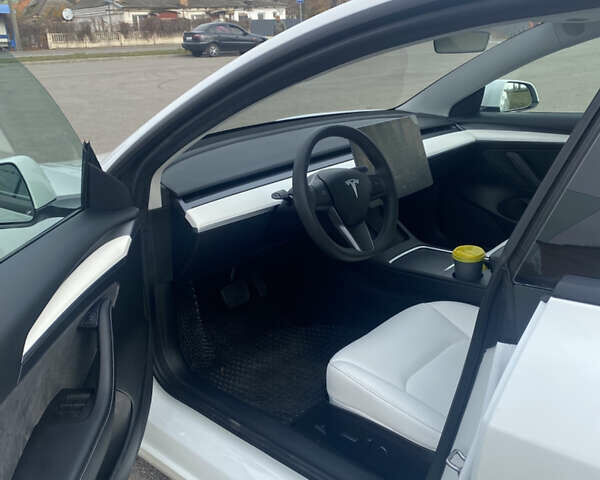 Білий Тесла Модель 3, об'ємом двигуна 0 л та пробігом 45 тис. км за 19500 $, фото 8 на Automoto.ua
