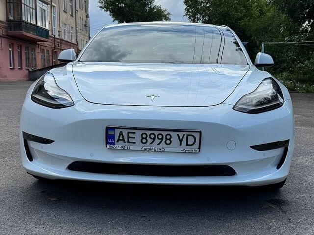 Белый Тесла Модель 3, объемом двигателя 0 л и пробегом 40 тыс. км за 22500 $, фото 3 на Automoto.ua