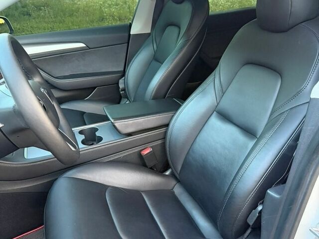 Білий Тесла Модель 3, об'ємом двигуна 0 л та пробігом 9 тис. км за 22500 $, фото 6 на Automoto.ua