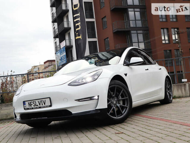 Белый Тесла Модель 3, объемом двигателя 0 л и пробегом 35 тыс. км за 21000 $, фото 38 на Automoto.ua