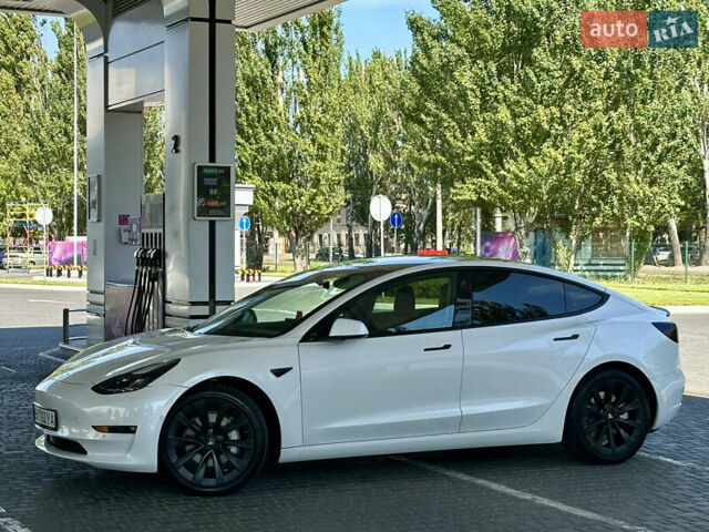 Тесла Модель 3 2021 у Одесі на Automoto.ua Білий Тесла Модель 3, об'ємом двигуна 0 л та пробігом 98 тис. км за 17800 $, фото 15 на Automoto.ua