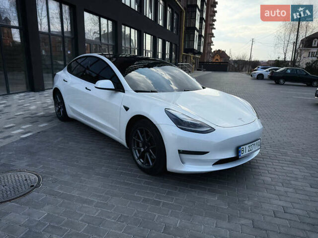 Белый Тесла Модель 3, объемом двигателя 0 л и пробегом 37 тыс. км за 19999 $, фото 141 на Automoto.ua