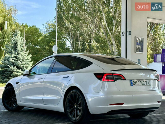 Тесла Модель 3 2021 у Одесі на Automoto.ua Білий Тесла Модель 3, об'ємом двигуна 0 л та пробігом 98 тис. км за 17800 $, фото 28 на Automoto.ua