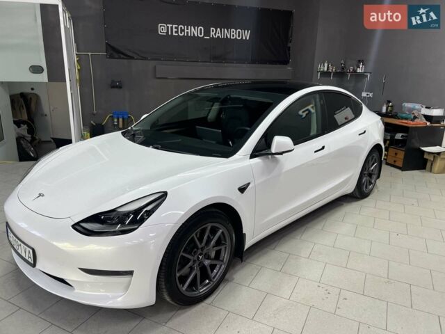 Белый Тесла Модель 3, объемом двигателя 0 л и пробегом 85 тыс. км за 20400 $, фото 2 на Automoto.ua