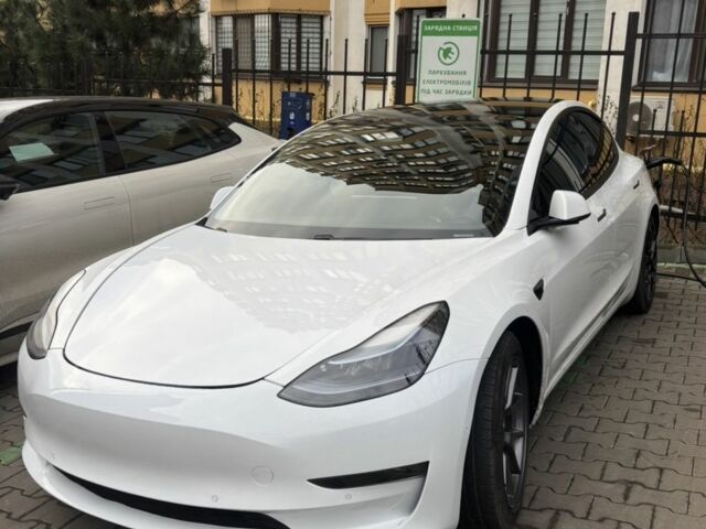 Белый Тесла Модель 3, объемом двигателя 0 л и пробегом 128 тыс. км за 22999 $, фото 1 на Automoto.ua