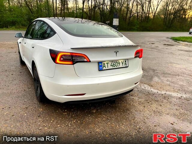 Білий Тесла Модель 3, об'ємом двигуна 0 л та пробігом 120 тис. км за 16500 $, фото 1 на Automoto.ua