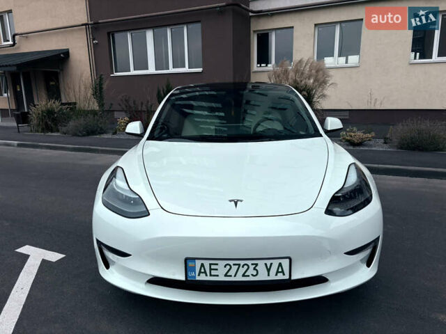 Тесла Модель 3 2021 в Днепре (Днепропетровске) на Automoto.ua Белый Тесла Модель 3, объемом двигателя 0 л и пробегом 38 тыс. км за 22000 $, фото 2 на Automoto.ua