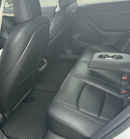 Белый Тесла Модель 3, объемом двигателя 0 л и пробегом 27 тыс. км за 24000 $, фото 16 на Automoto.ua