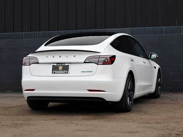 Білий Тесла Модель 3, об'ємом двигуна 0 л та пробігом 35 тис. км за 19700 $, фото 3 на Automoto.ua